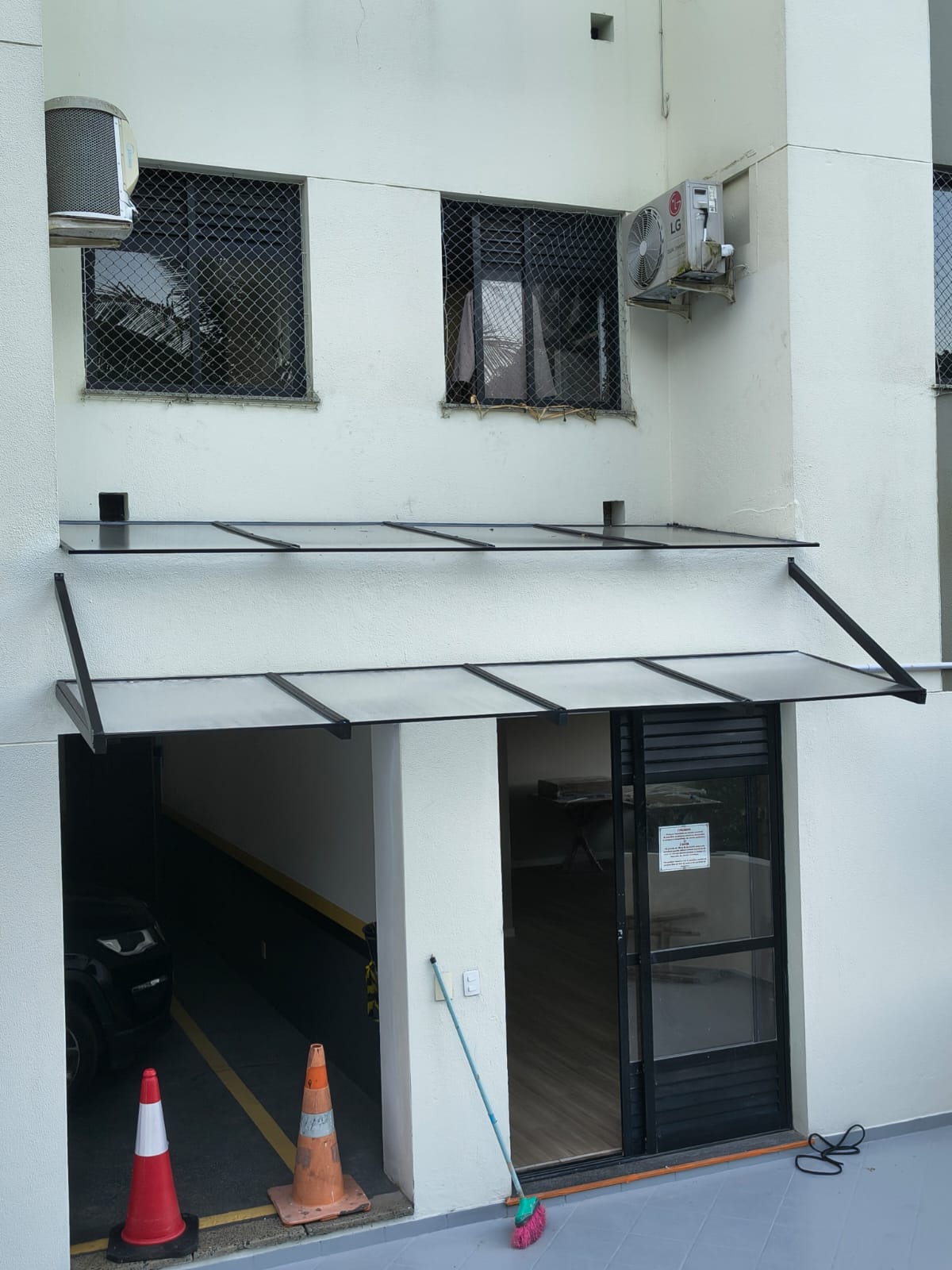 cobertura-aluminio-policarbonato-sao-jose-quaddra-esquadrias.jpg 2.jpg
